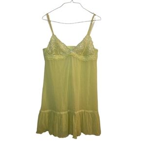 NWT Victoria Secret Lace embellished cupped mini slip